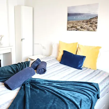 Mellow Yellow Apartment *